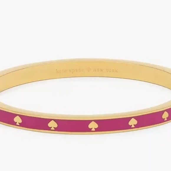 Kate Spade New York 'Spot the Spade' Enamel Hinged Bangle Bracelet - Picture 1 of 10